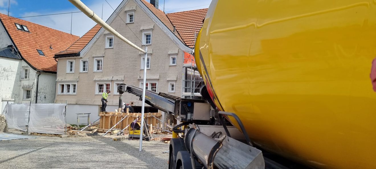 Baustellen News April